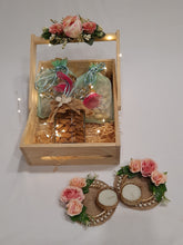 Load image into Gallery viewer, Exclusive PineWood Hamper