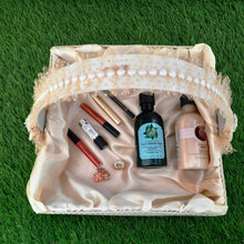 Load image into Gallery viewer, Beautiful Tray Basket for Gifting