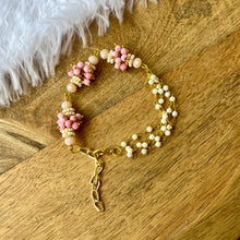 Load image into Gallery viewer, Elegant Pearl Bracelet
