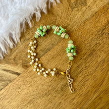 Load image into Gallery viewer, Elegant Pearl Bracelet
