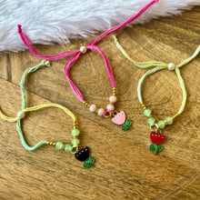 Load image into Gallery viewer, Cute Floral Bracelet (Mixed Colours)
