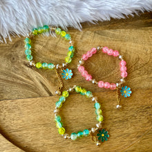 Load image into Gallery viewer, Delicate Floral Charm Bracelet
