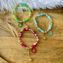 Load image into Gallery viewer, Adorable Daisy Bracelet
