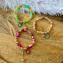 Load image into Gallery viewer, Adorable Daisy Bracelet
