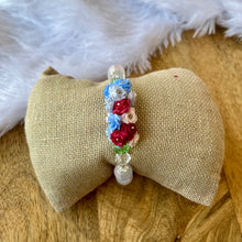 Load image into Gallery viewer, Classy Floral Bracelet
