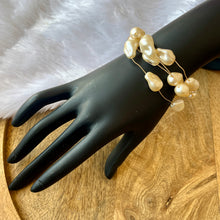 Load image into Gallery viewer, Elegant Mother of Pearl Bracelet

