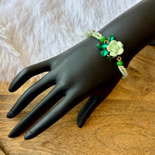 Load image into Gallery viewer, Cute Floral Bracelet
