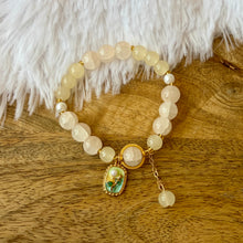 Load image into Gallery viewer, Elegant Bracelet
