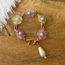 Load image into Gallery viewer, Elegant Floral Bracelet (Mixed Colors)
