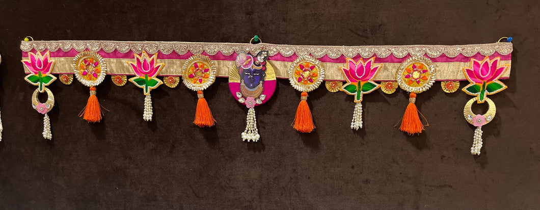Srinath ji Bandanwar with Lotus (40 inch)