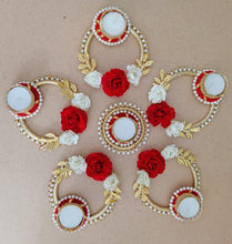 Load image into Gallery viewer, Stunning Rangoli with 5 Rings &amp; Centrepiece along with Tea-Light Candles

