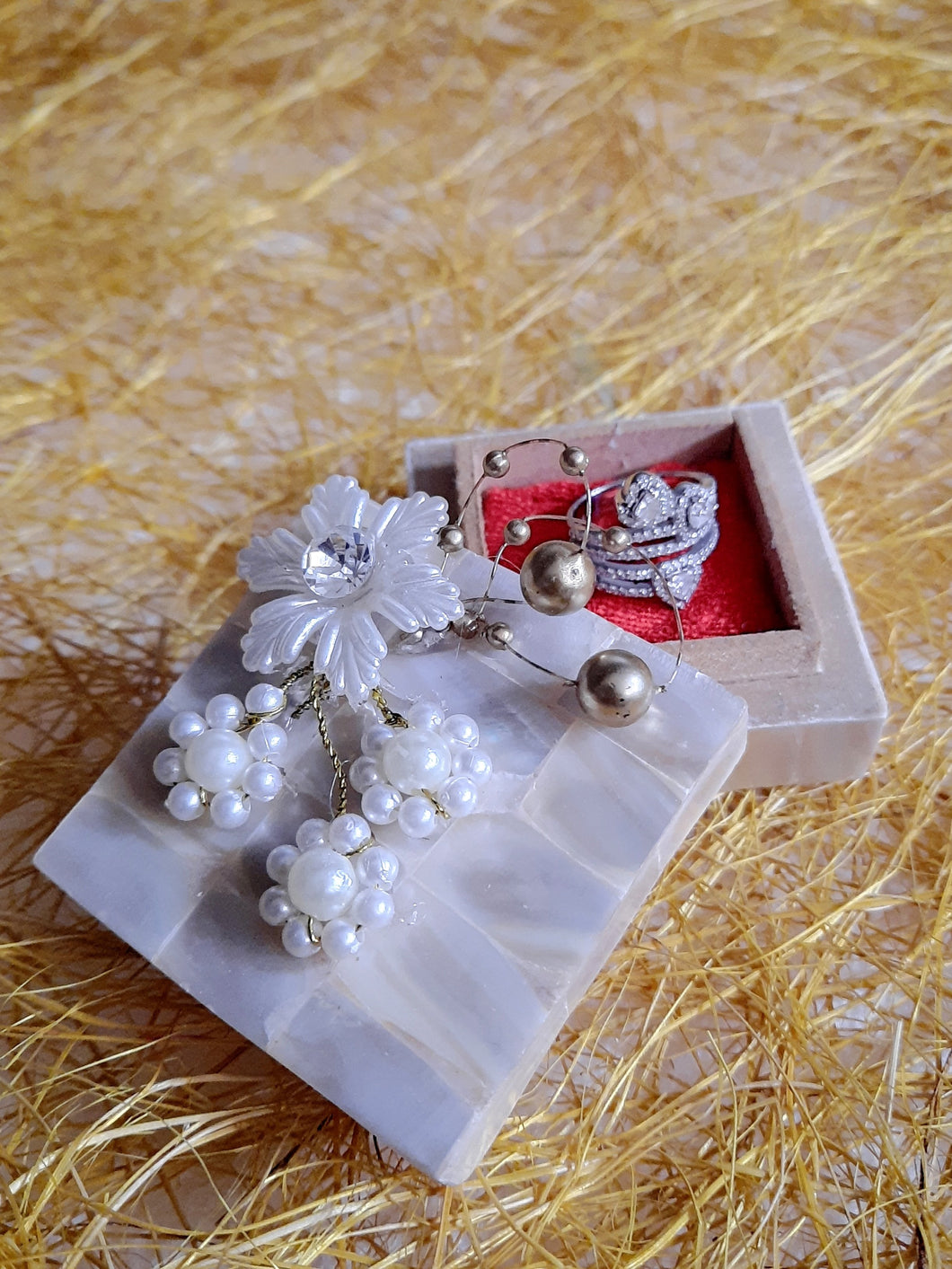 Mother of Pearl Coin Gifting Box
